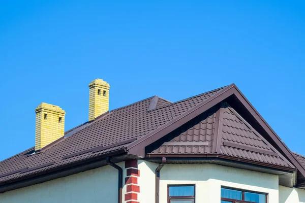 Signs You May Need Roof Replacement & Installing Services