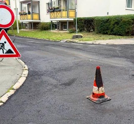 Asphalt Surface Repair vs. Asphalt Replacement